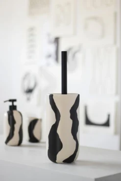 Mette Ditmer Icon Toiletborstel 8 Mette Ditmer Icon Toiletborstel -Woondecoratie Winkel 578756 01 40 EnvironmentImage 9d1ec6ac7c scaled