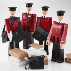 Kay Bojesen Postbode Einar -Woondecoratie Winkel p 31528 01 03 2a2eafc201